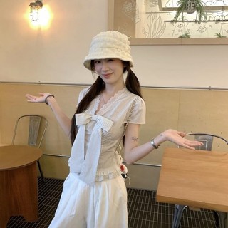Áo sơ mi nữ vải voan ngắn tay cổ chữ V phối ren bèo tầng có nơ xinh 2 màu VANISA SMS565
