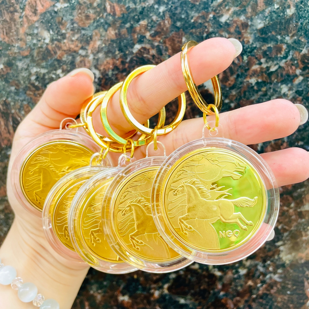 Móc Khóa Đồng Xu Con Ngựa Mạ Vàng Quà tặng May Mắn Lì Xì Tết