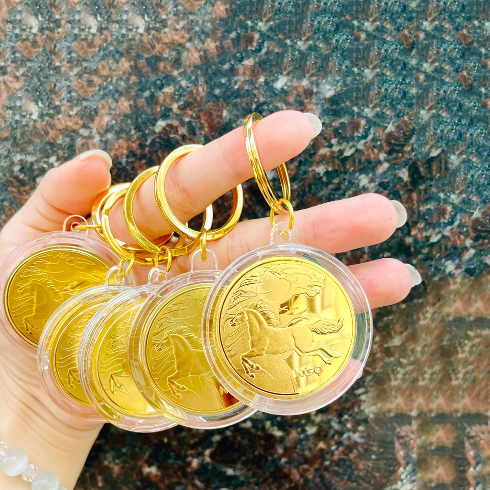 Móc Khóa Đồng Xu Con Ngựa Mạ Vàng Quà tặng May Mắn Lì Xì Tết