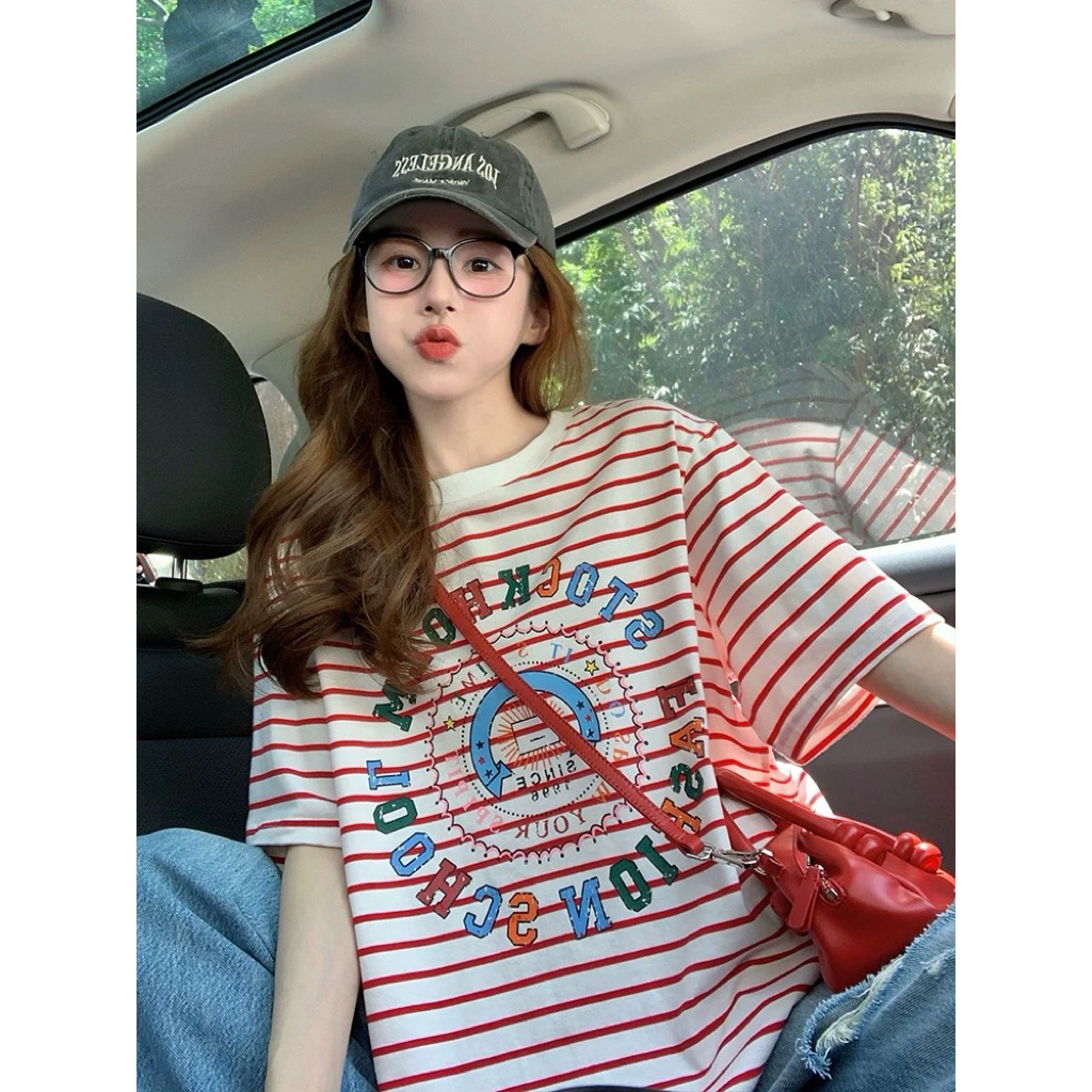 Áo ngắn tay kẻ sọc đỏ in hình cá tính JULY FASHION, Áo thun nữ tay sẳn sọc dáng rộng, chất cotton 2c dày dặn mát mẻ