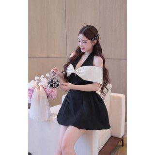 Haly Lady Dress Váy tweed dáng xoè chiết eo Thiết kế cổ yếm nơ ngang vai siêu xinh
