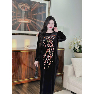 Váy nhung dài tay cổ tròn thêu hoa đào dây dáng xuông