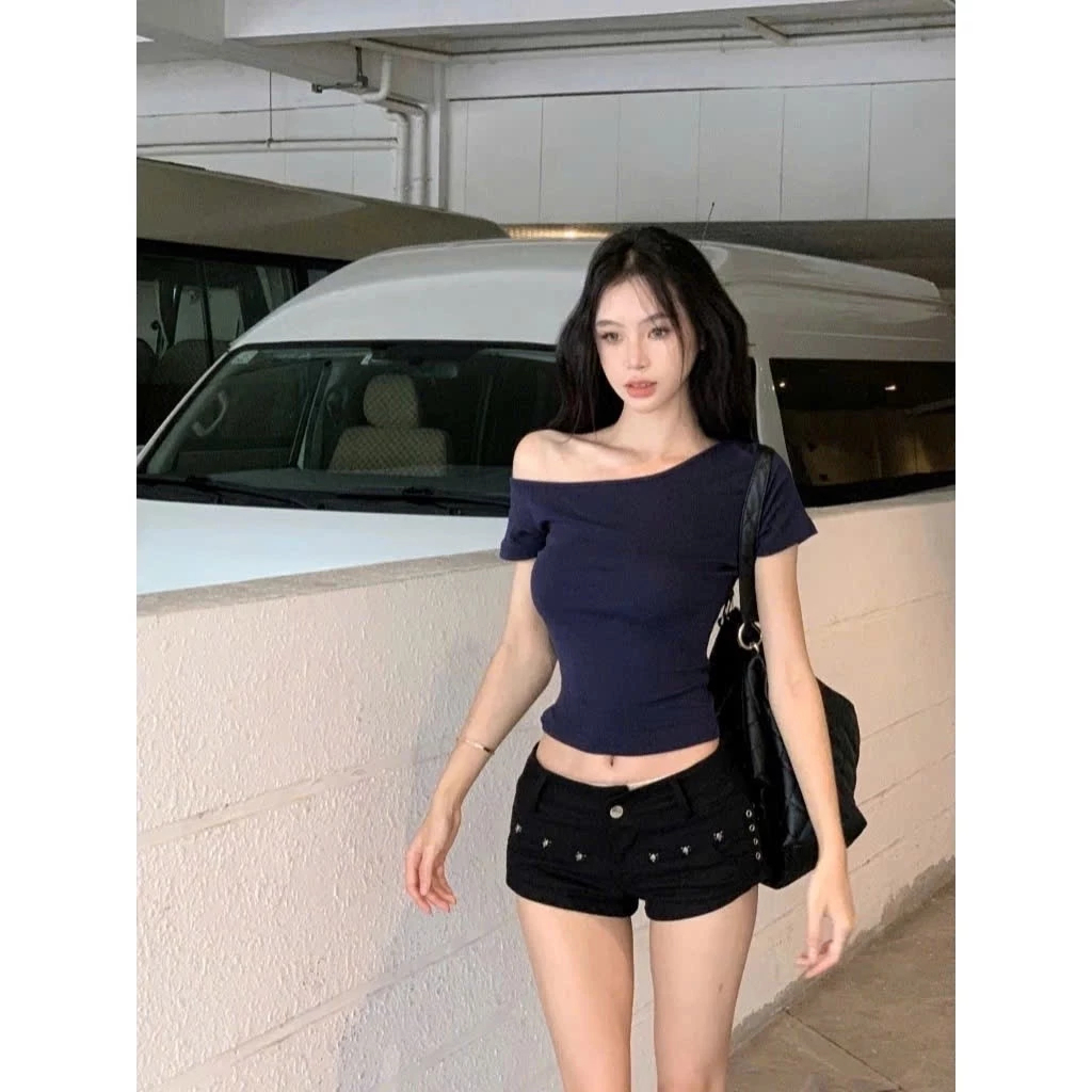 Áo Thun Lệch Vai Phối Màu Unisex Nam Nữ Form Rộng Ulzzang | BigBuy360 - bigbuy360.vn