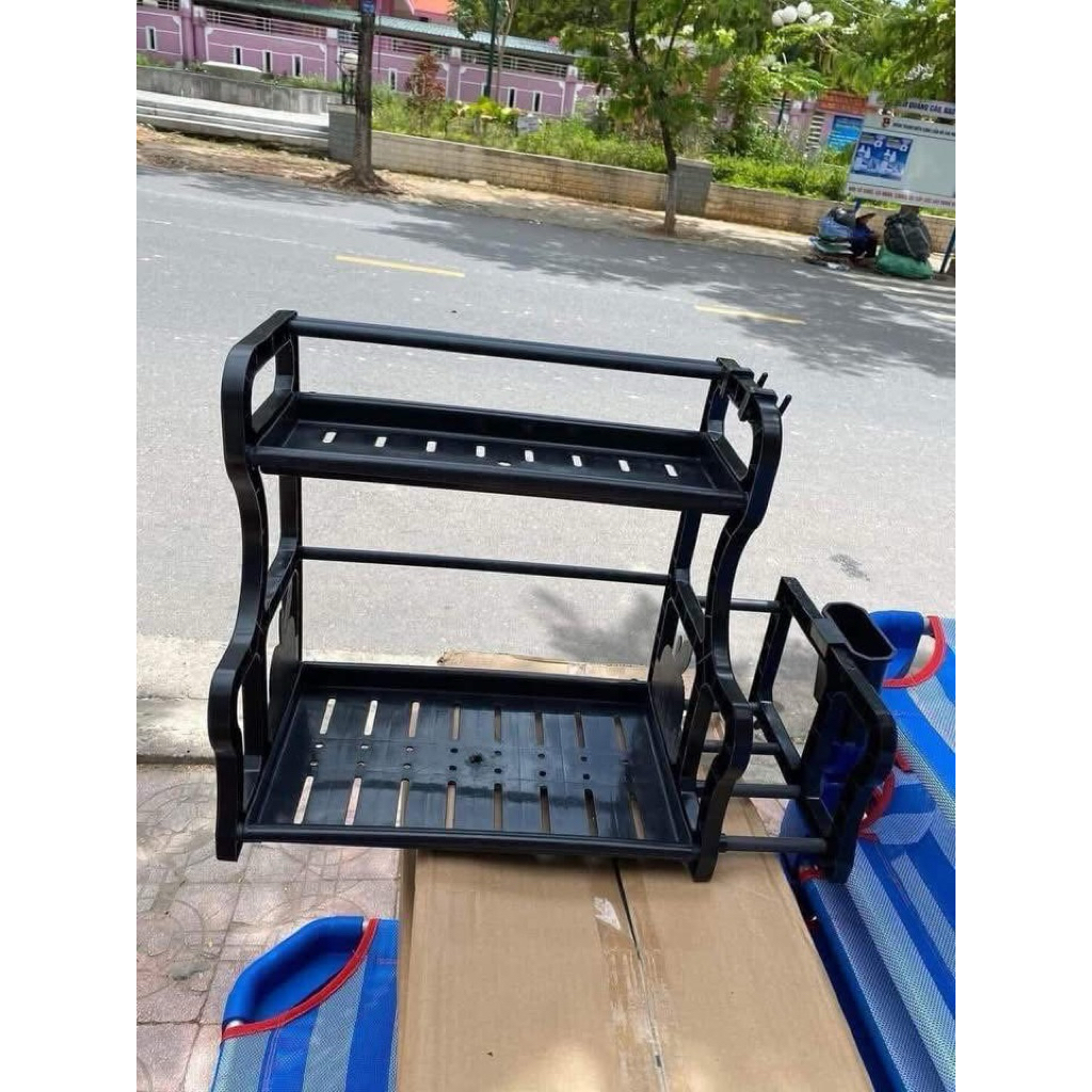 KỆ GIA VỊ CÓ GÁC THỚT  NAY EM VỀ THEO YÊU CẦU CỦA KHÁCH !!!!!