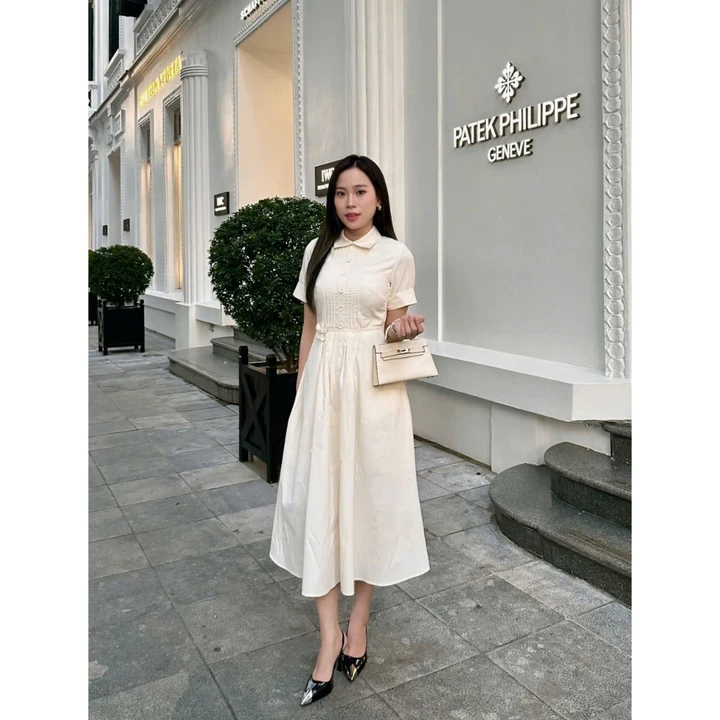 Đầm thiết kế HINSTORE đầm thiết kế kiểu sơ mi bấu ly cũng bọc dáng xòe đính đai hoa 394