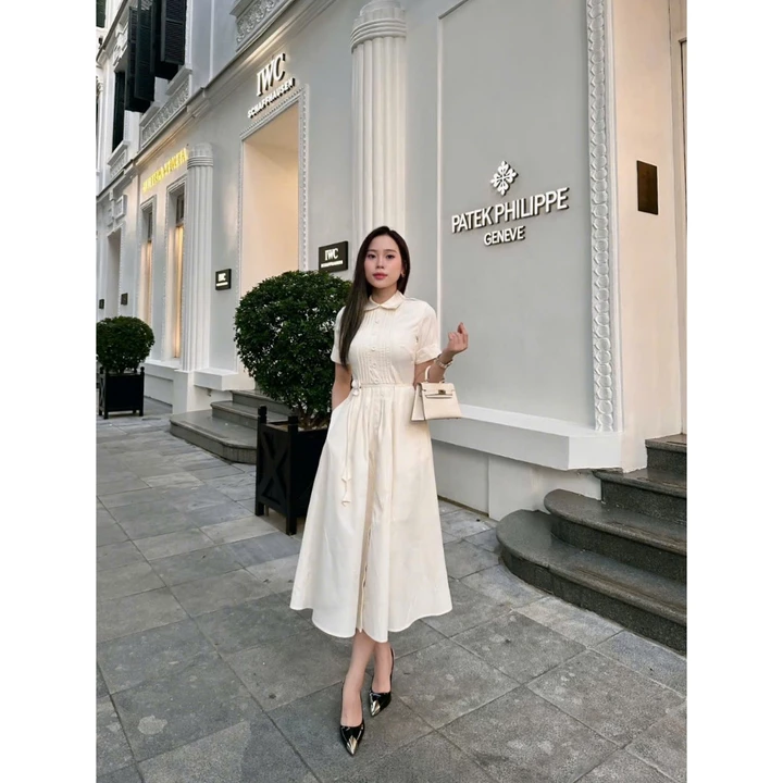 Đầm thiết kế HINSTORE đầm thiết kế kiểu sơ mi bấu ly cũng bọc dáng xòe đính đai hoa 394