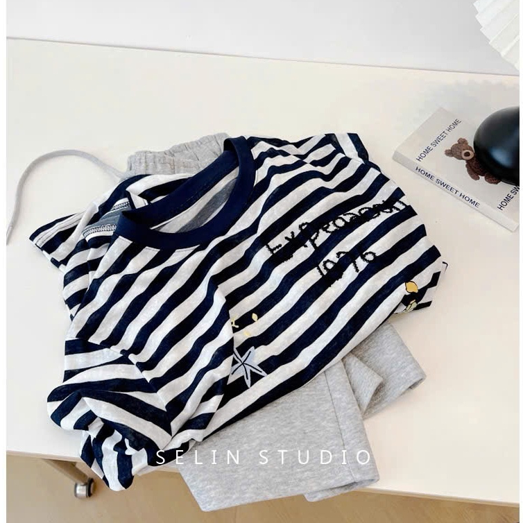 Áo thun tay dài nữ kẻ sọc ngang xanh đậm in hình trẻ trung JULY FASHION, Áo dài tay dáng rộng, mẫu mới mùa Thu Đông 2025
