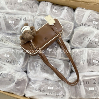 Chio2nd - Túi Trống Ngang Chio Viền Trắng Kèm charm Cún Nâu HS275