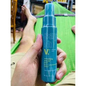 say la V Xịt thơm có độ pH phù hợp với prebiotic cân bằng vi khuẩn, lô hội và nước hoa hồng giúp vùng kín luôn tươi mát