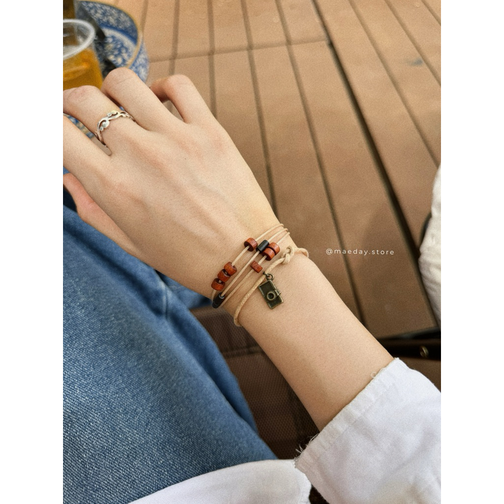 Vòng tay Suki - Vòng tay đan dây charm máy ảnh xinh xắn