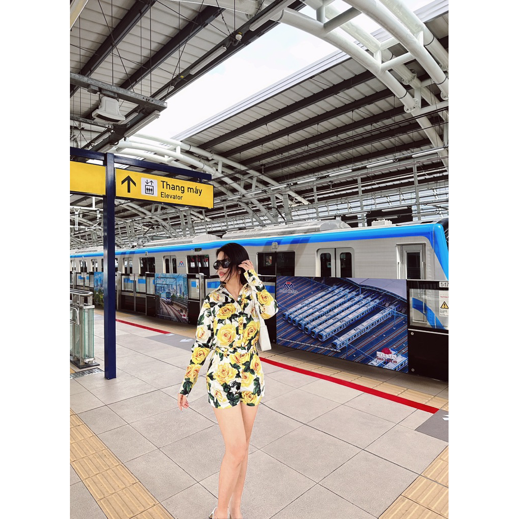 Áo sơ mi hoa vàng tay dài D&G