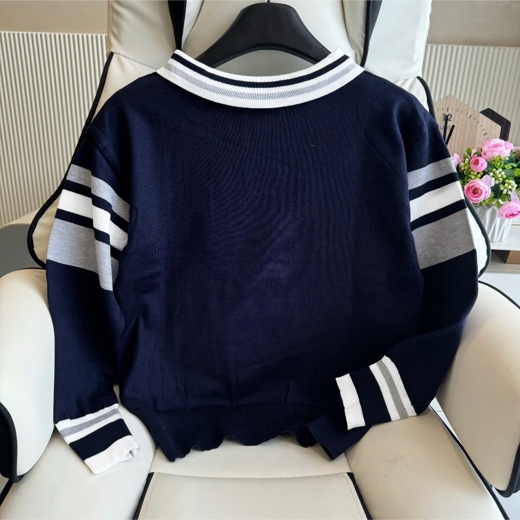 Áo Len Tay Dài Mirage Sọc Màu Xanh Đen Logo In Local Brand, Chất Len Mềm Mịn.
