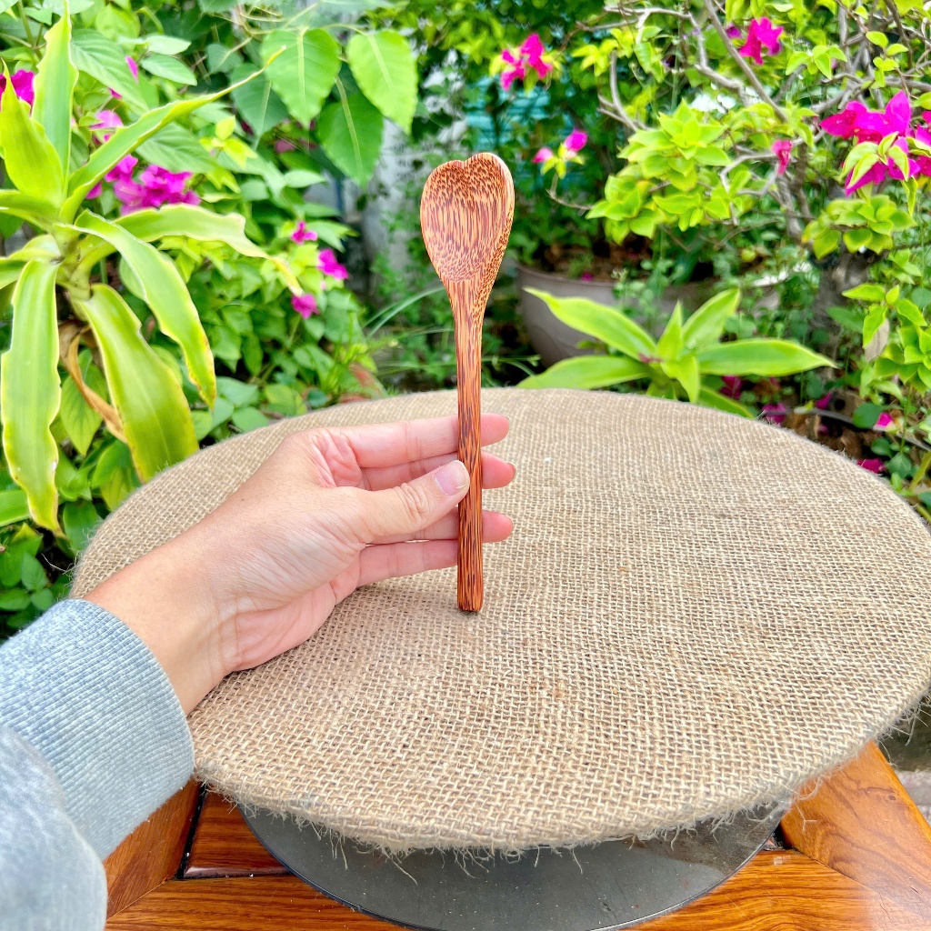 Muỗng Gỗ Dừa, Thìa Gỗ Dừa Kiểu Trái Tim Thiết Kế Độc Đáo Bền Đẹp, Bộ Dụng Cụ Ăn Cao Cấp, An Toàn Sức Khỏe - KIM TỨ