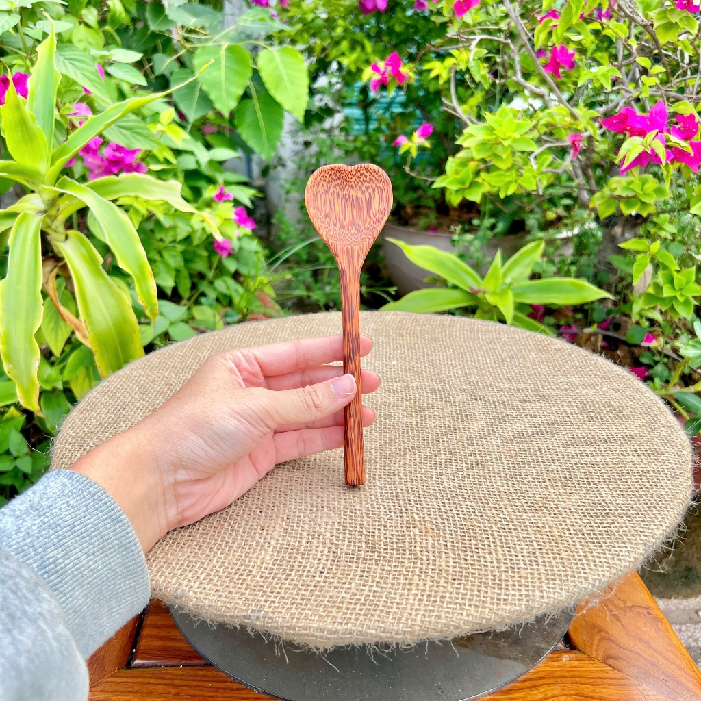 Muỗng Gỗ Dừa, Thìa Gỗ Dừa Kiểu Trái Tim Thiết Kế Độc Đáo Bền Đẹp, Bộ Dụng Cụ Ăn Cao Cấp, An Toàn Sức Khỏe - KIM TỨ