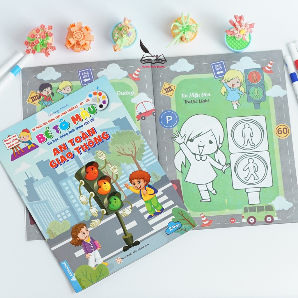 Sách - Bộ 4 Quyển Bé Tô Màu Và Học Tiếng Anh Theo Chủ Đề: Các Loài Chim, Thế Giới Đồ Chơi, An Toàn Giao Thông, Phương Ti