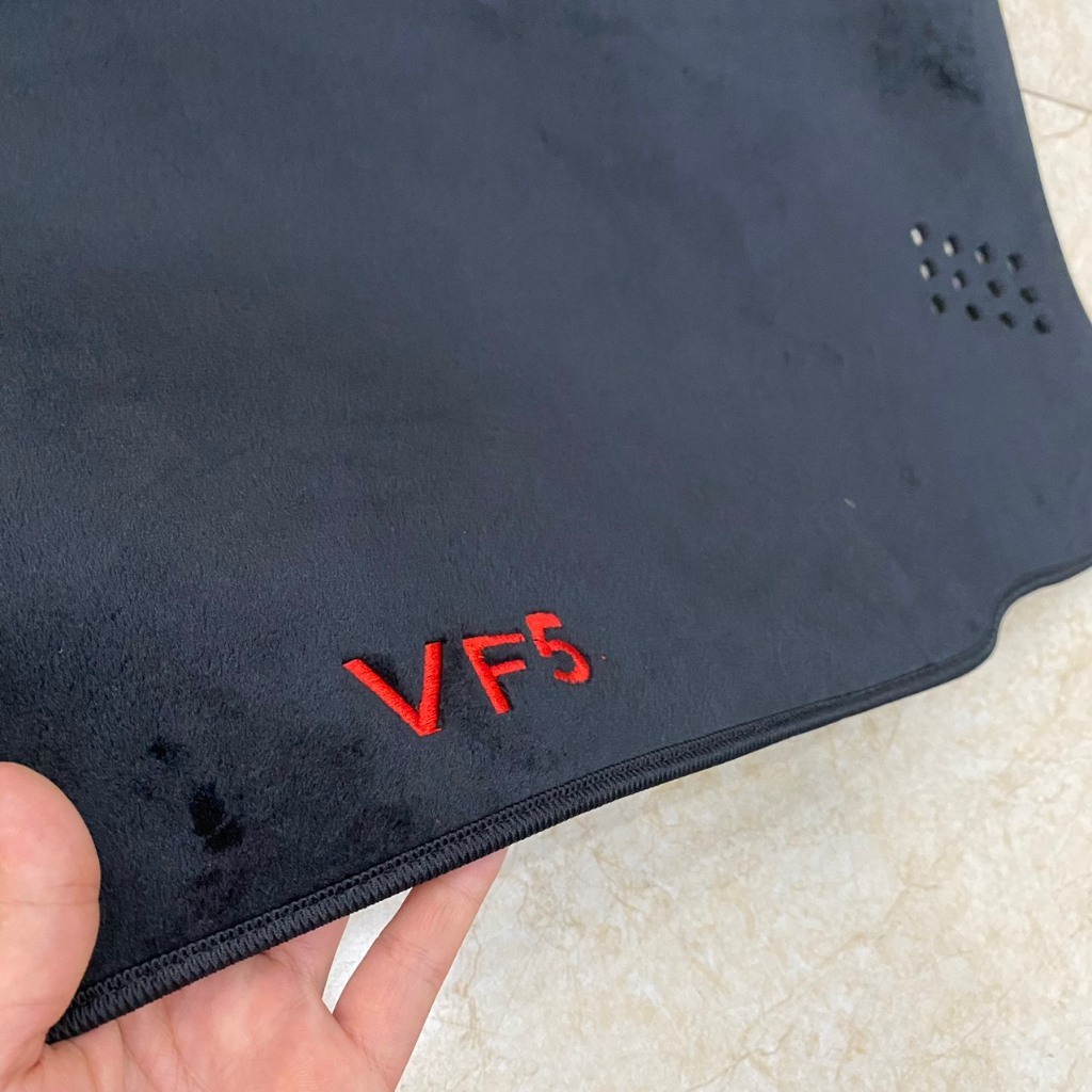 Thảm Taplo Nhung lông cừu xe Vinfast VF5  / Herio Green màu đen, Hàng 3 lớp , có đế chống trượt, vừa khít form xe - 2CAR