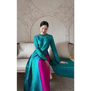 Áo dài gấm mềm.Mặc vào vừa duyên dáng, vừa toát lên vẻ quý phái, chuẩn nét đẹp truyền thống