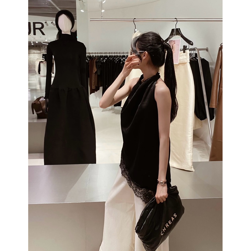 𝙈𝙄𝙀𝙉 𝙏𝙊𝙋 - Áo Yếm Cổ Đỗ Phối Ren