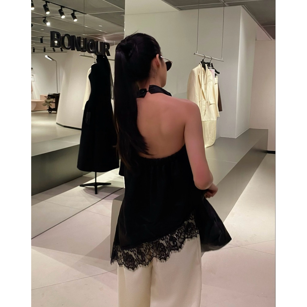 𝙈𝙄𝙀𝙉 𝙏𝙊𝙋 - Áo Yếm Cổ Đỗ Phối Ren