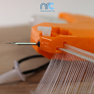 Máy bắn mác quần áo, máy bấm nhãn mác quần áo - Hàng đẹp lỗi 1 đổi 1