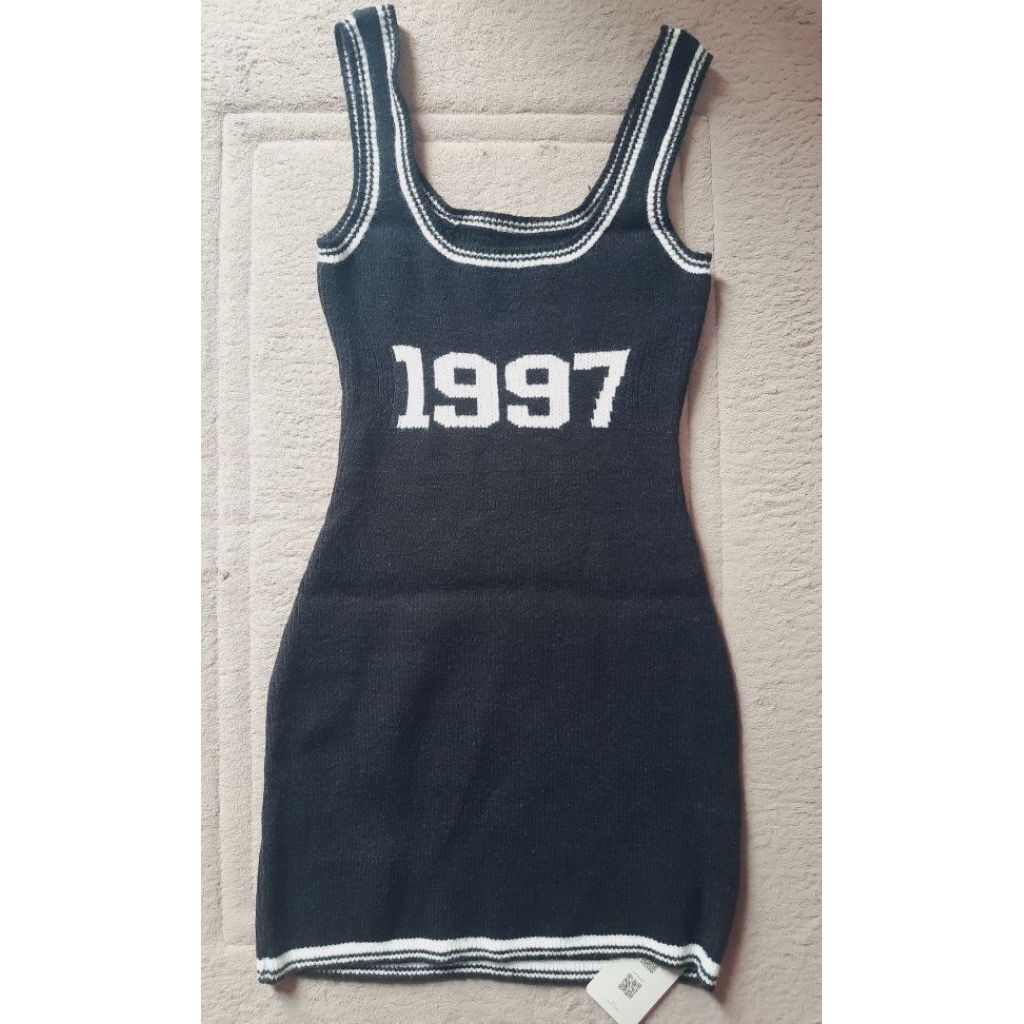 Đầm body sẵn 1S cổ viền sọc tương phản in 1997 siêu đẹp (Order 8 ngày)