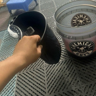 Máng Treo Xô Nước Rửa Xe Chuyên Nghiệp