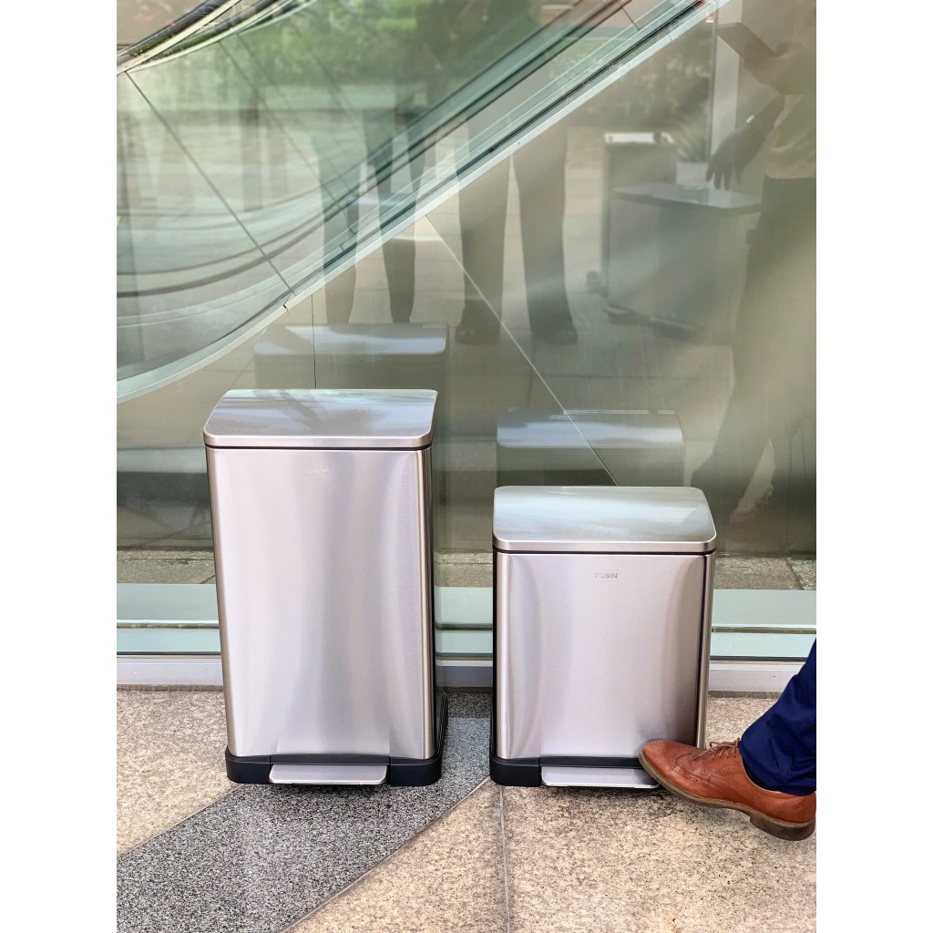 Thùng rác inox bị móp do vận chuyển thanh lý Sale Sốc 15L, 22L, 30L, 40L | BigBuy360 - bigbuy360.vn