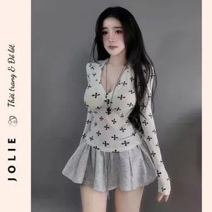 Set Áo Dài Tay Cổ V Họa Tiết Phối Chân Váy Tennis Xòe Dây Rút Trẻ Trung