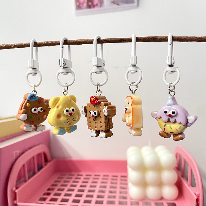 móc hoạt hình giao ngẫu nhiên