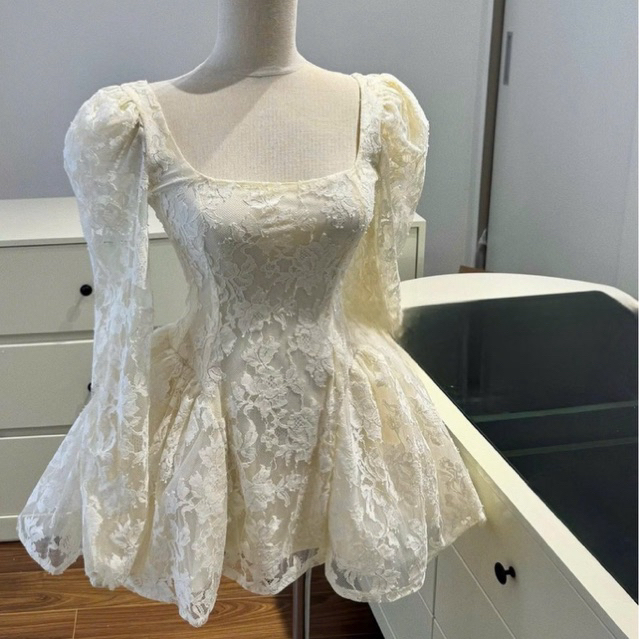 MIU.STUDIO • “Jina dress” Váy ren hoa tay bồng cổ vuông thiết kế dáng ngắn tùng xoè ôm eo tôn dáng,hàng thiết kế cao cấp