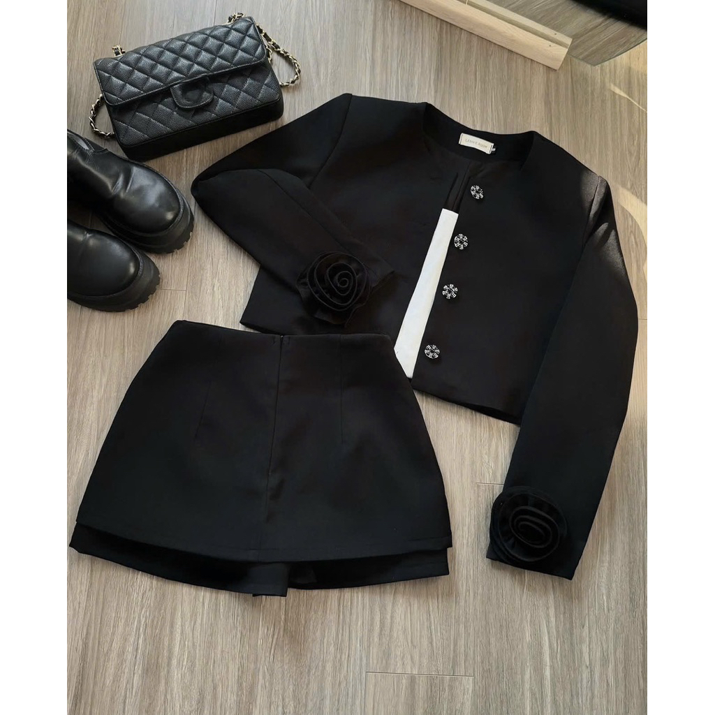 Set 2 món : Áo vest dài tay phối hoa cuốn thiết kế đính khuy đá cao cấp kèm quần giả váy ngắn xoè , hàng QC 2 lớp