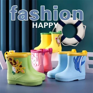 Ủng đi mưa cao cấp cho bé nhiều màu, size từ 2-10 tuổi, chống trơn, bền đẹp, phù hợp bé trai bé gái.