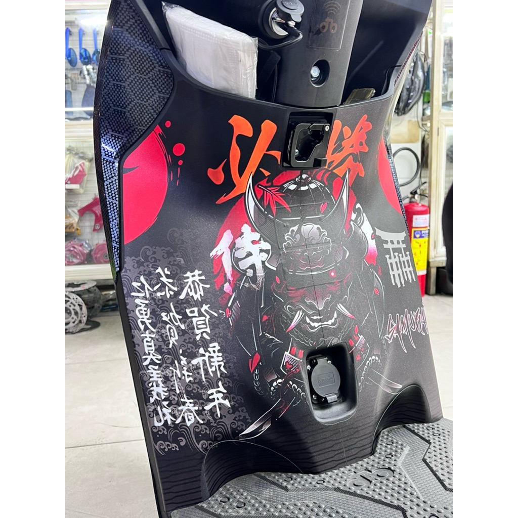 Tem dán nhựa nhám Quangtum decal cao cấp (Yếm trước)