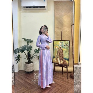 Áo dài thọ dơi kết hợp vói họa tiết thêu hoa. Đẳng cấp – tinh tế – đầy ý nghĩa.
