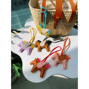 IK Charm Ngựa Treo Túi Xách Balo Da PU Charm Dép, Gấu Teddy S08