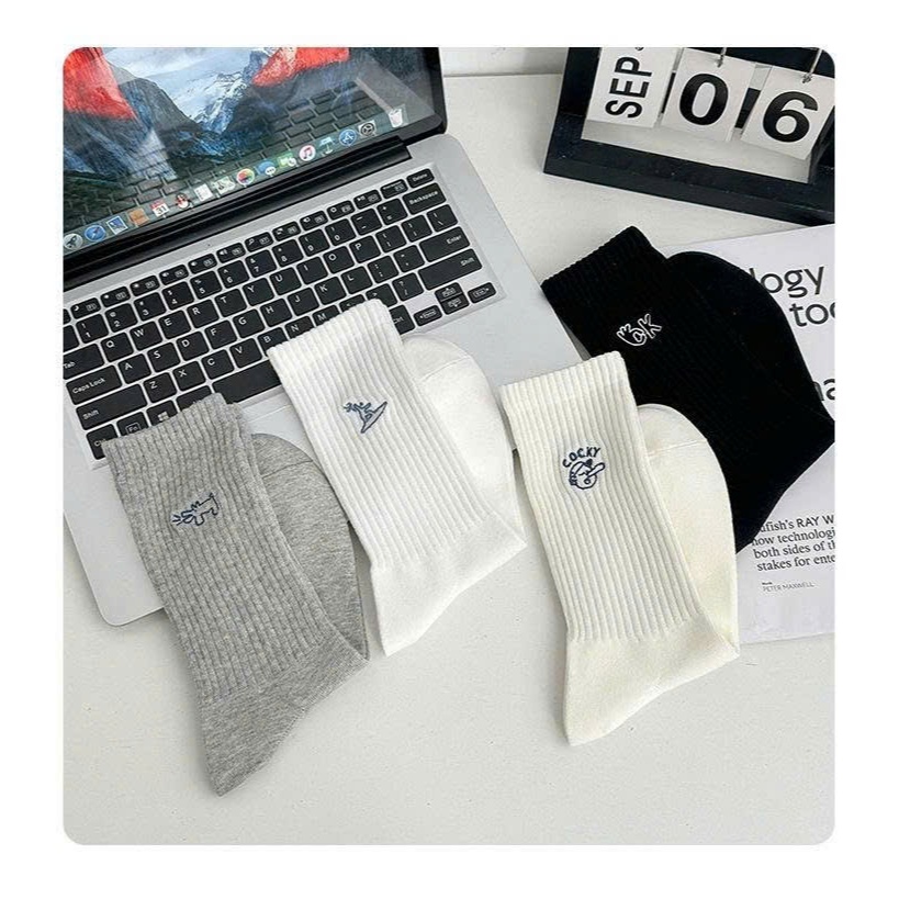 Vớ Tất Unisex thể thao chữ COCKY cổ cao phong cách thể thao, năng động.