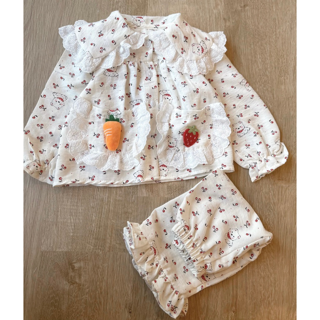 Bộ Quần Áo Bé Gái Dài Tay Vải Đũi Cổ Sen Bèo Thêu Thỏ Cà Rốt Đáng Yêu - Set Đồ Trẻ Em Mặc Nhà, Đi Chơi Tiệm Nhà Bơ
