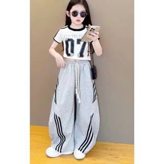 [B&G] Sét bộ hipop cá tính Áo croptop thể thao phối cùng quần jogger ống rộng sọc đen cho bé gái