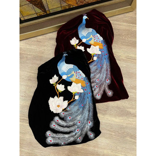 Váy nhung the cổ yếm thêu chim công sang trọng
