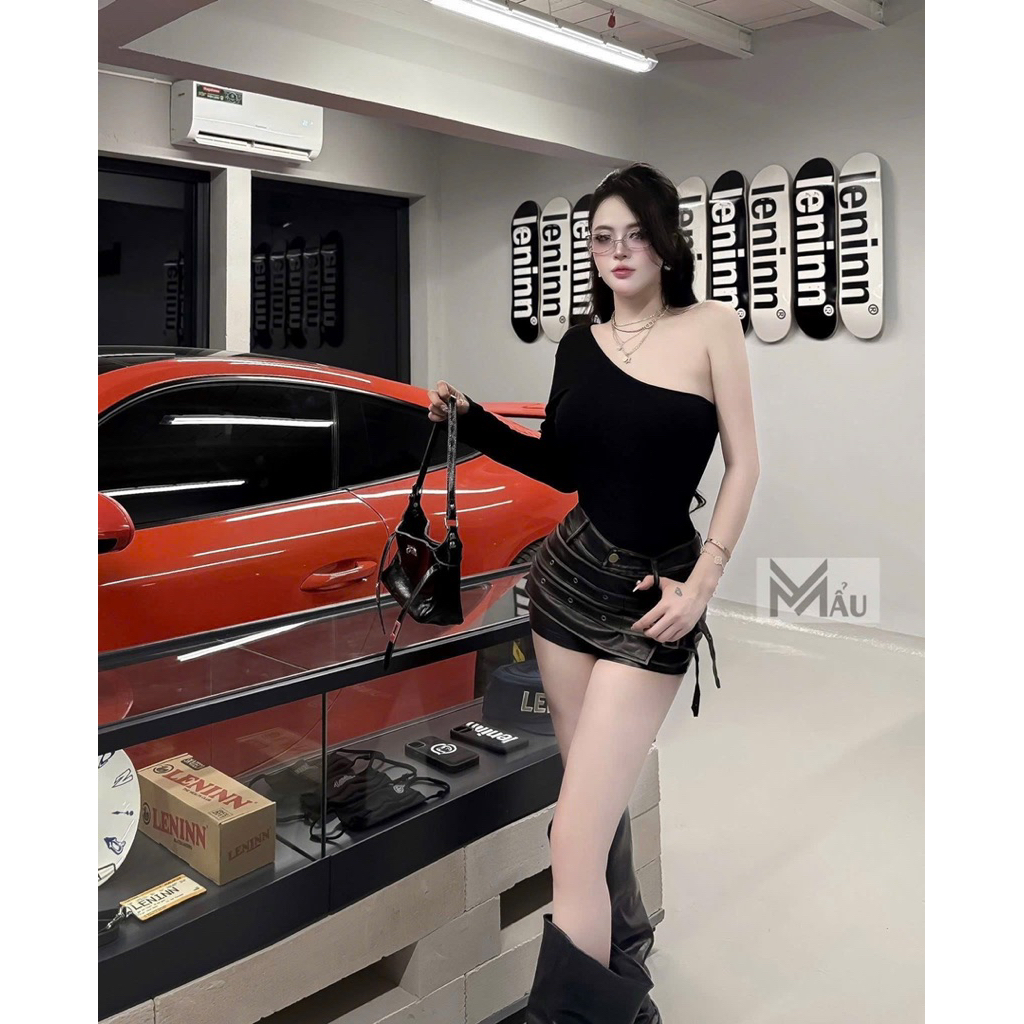 Áo bodysuit lệch vai phối đồ siu chất