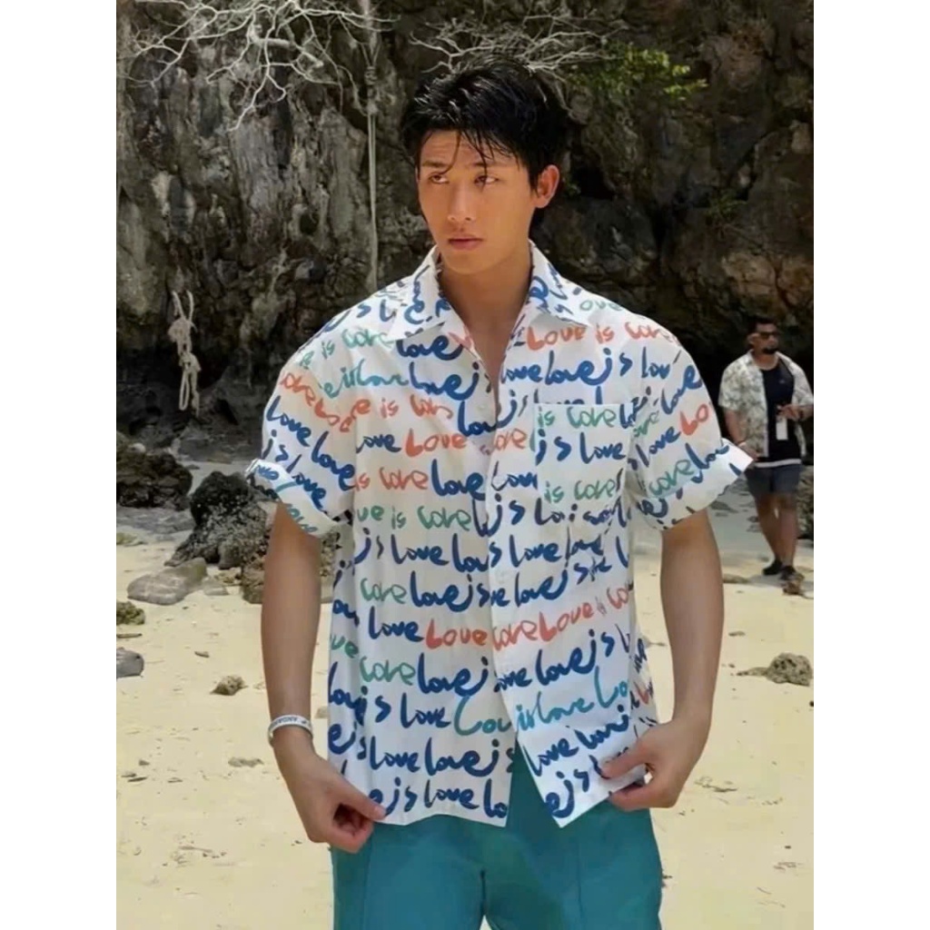 Áo sơ mi Tay ngắn họa tiết chữ LOVE IS LOVE ICVCVNI Unisex