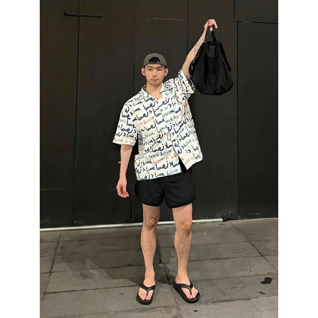 Áo sơ mi Tay ngắn họa tiết chữ LOVE IS LOVE ICVCVNI Unisex