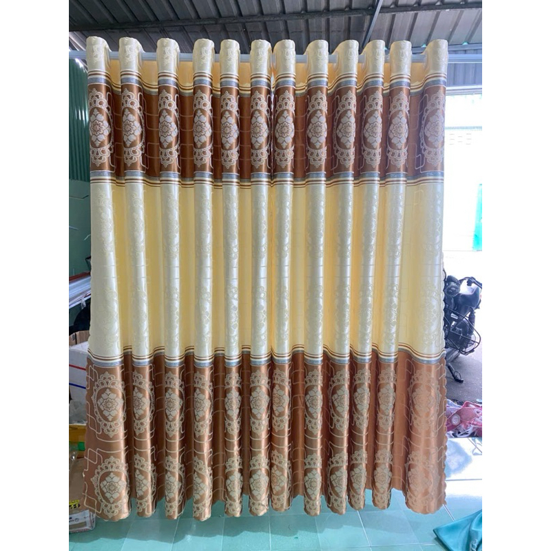 Gấm hoa văn màu nâu tây ,giá của 1 tấm rèm căng thẳng ( chua bao gồm thanh treo) vải polyster 3 lớp cản nắng 70%