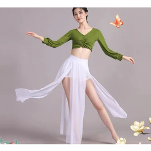 Váy xẻ tà biểu diễn khiêu vũ