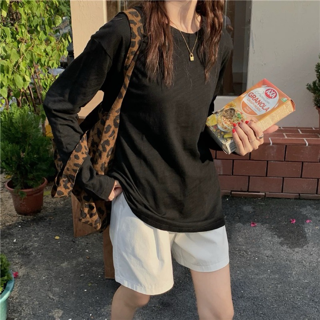 [The Spark] Áo Thun Tay Dài Basic Cotton Xước Mỏng Nhẹ Thoáng Mát Form Rộng Unisex Nam Nữ – Hè Thu Đông | BigBuy360 - bigbuy360.vn