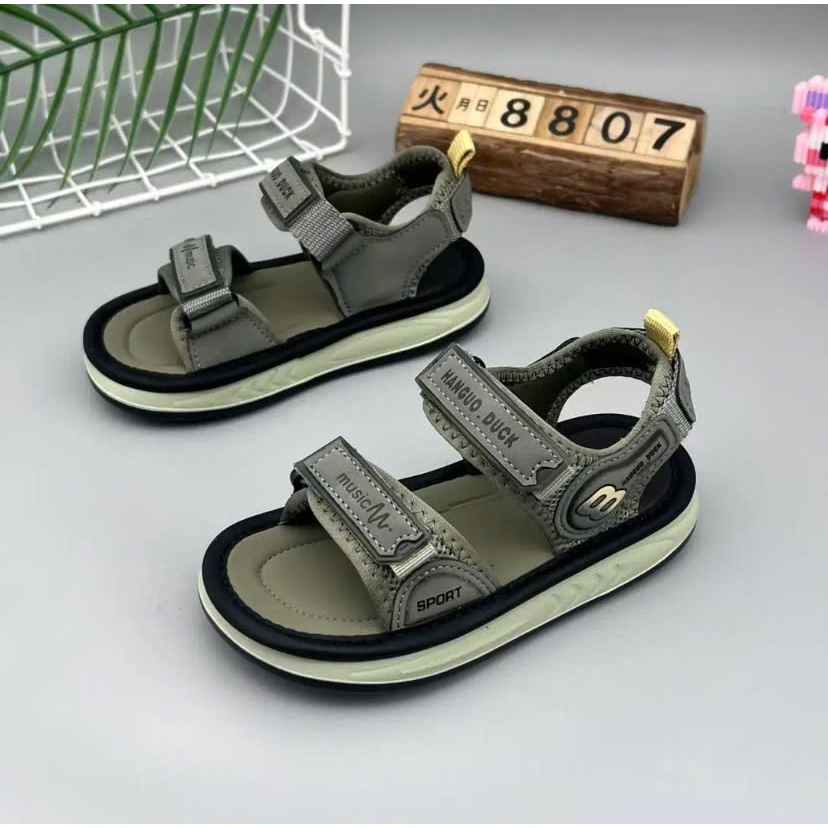 [M103] Dép Sandal Cho Bé Trai, Dép Quai Dán Cho Bé Đi Học Chống Trơn Trượt, Lớp Lót Da Mềm Mại TH Kids