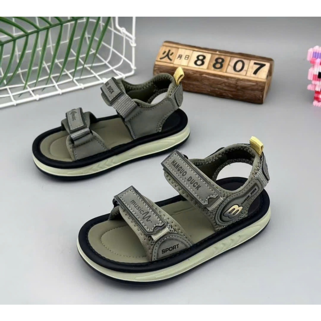 [M103] Dép Sandal Cho Bé Trai, Dép Quai Dán Cho Bé Đi Học Chống Trơn Trượt, Lớp Lót Da Mềm Mại TH Kids