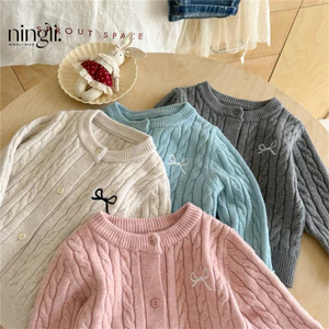 Cardigan len vặn thừng thêu hình nơ tiểu thư mùa thu - đông dành cho bé gái
