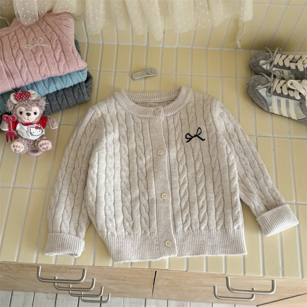 (Sẵn 110,140) Cardigan len vặn thừng thêu hình nơ tiểu thư mùa thu - đông dành cho bé gái