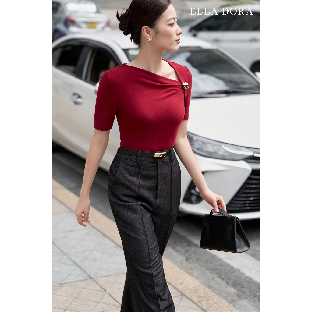 Áo thun ELLA DORA thiết kế cổ lệch đính tag đồng nâu sang trọng thanh lịch 3 màu ĐỎ/ ĐEN/ NÂU [AT45]